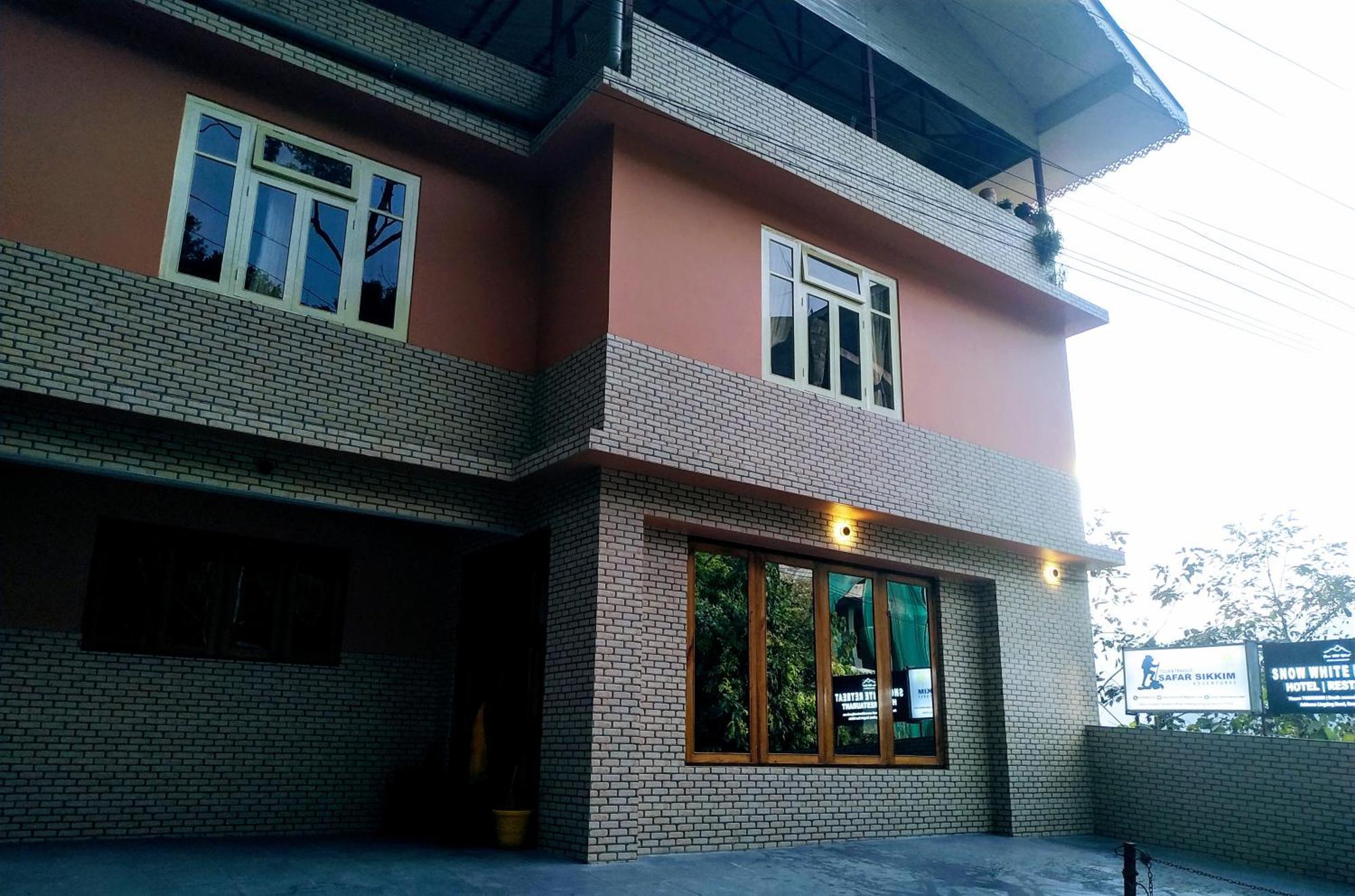 جانجتوك Snow White Retreat Hotel And Restaurant المظهر الخارجي الصورة